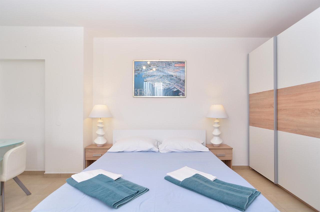 Apartments Volf 1405 Peroj Eksteriør bilde